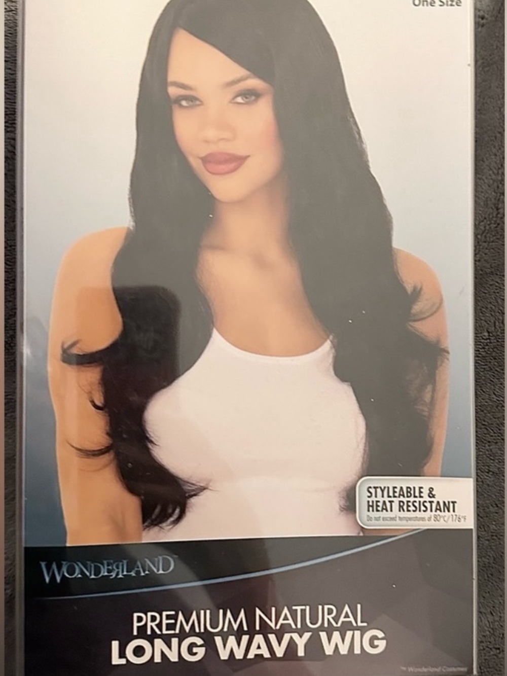 New Premium Natural Long Wavy Wig;
black